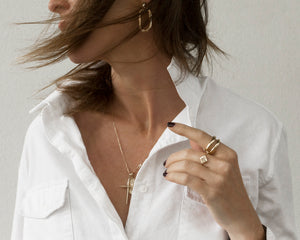 15 steps: How to get confidence in yourself and your style. Modern jewelry to complement the elegant style for women.