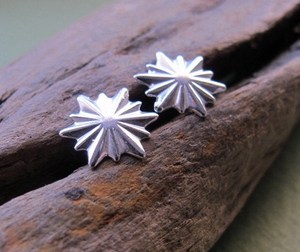 Snowflake silver stud earrings