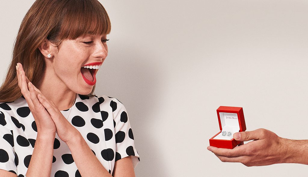 5 simple tips on how to find your perfect jewelry gift. <br /> Personalized Jewelry for her