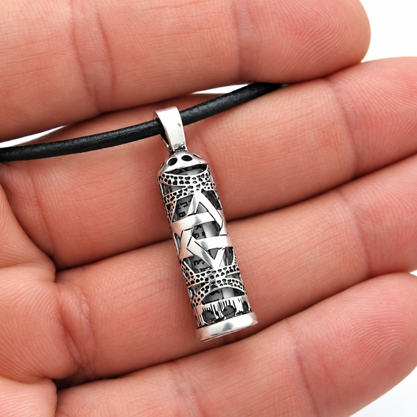 Mezuzah_Pendant_with_Scroll_Jewish_necklace