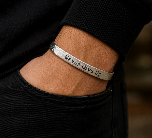 NEVER GIVE UP bracelet