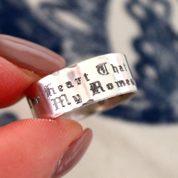 2 lines engraved ring