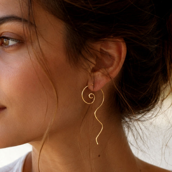 long_spiral_gold_earrings_spiral_shaooed