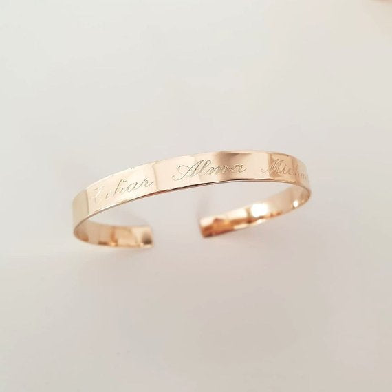 Names Engraved Gold cuff Bracelet for Mom