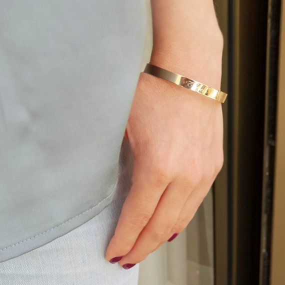 Names Engraved Gold cuff Bracelet for Mom
