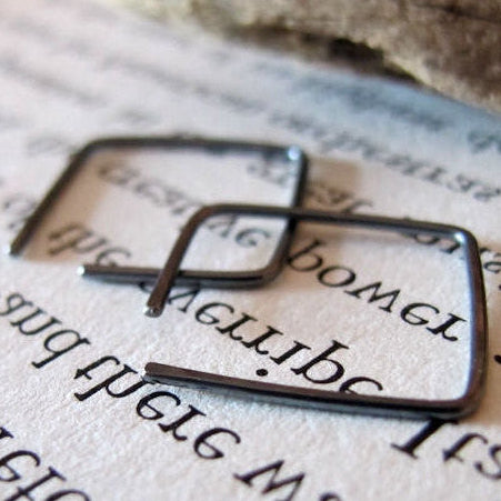 Black square earrings