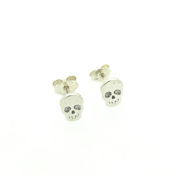 Skull silver studs