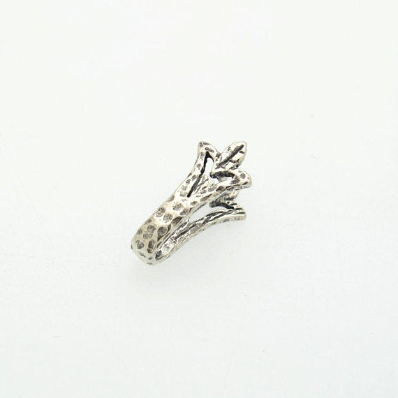 Stud earring in silver