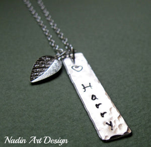 Vertical Pendant Necklace w/h Leaf Charm