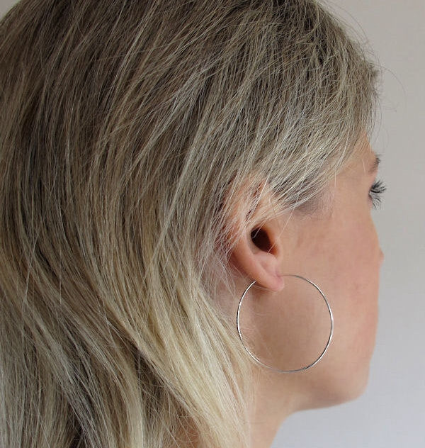 Silver teardrop earings