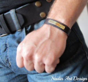 Leather cuff bracelet with nameplate