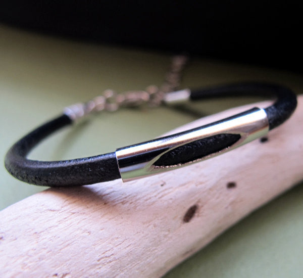 Adjustable Black / Brown Mens Bracelet