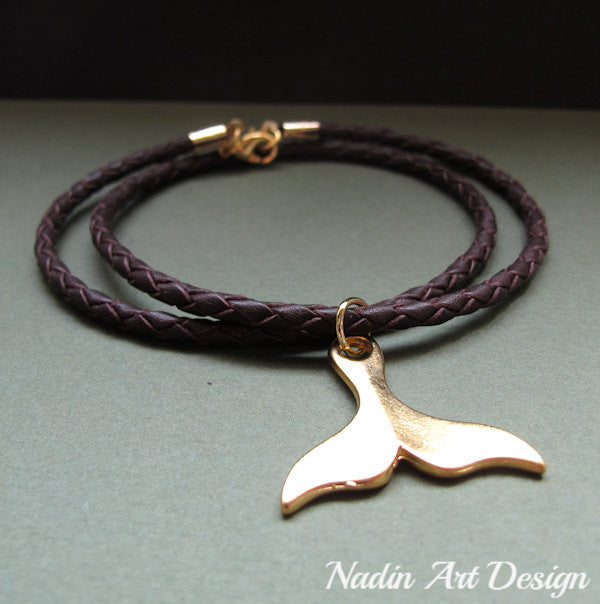 Big whale tail pendant necklace
