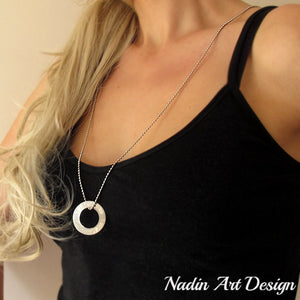 Long pendant necklace