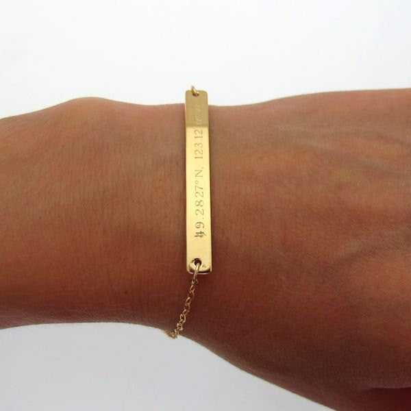 Gold nameplate bracelet